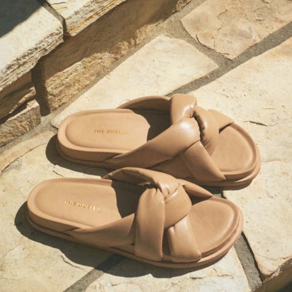 The Odells Shoes - The Odells Puffy Slides